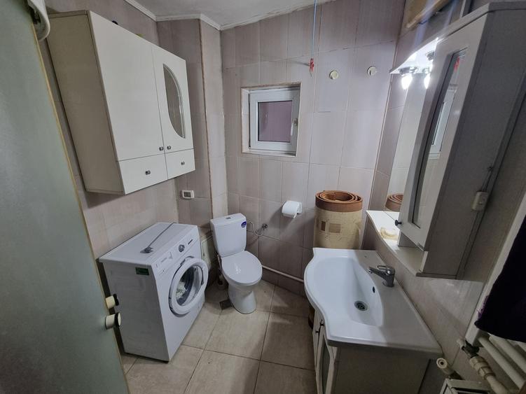 Apartament cu 2 camere decomandat, mobilat în Dacia