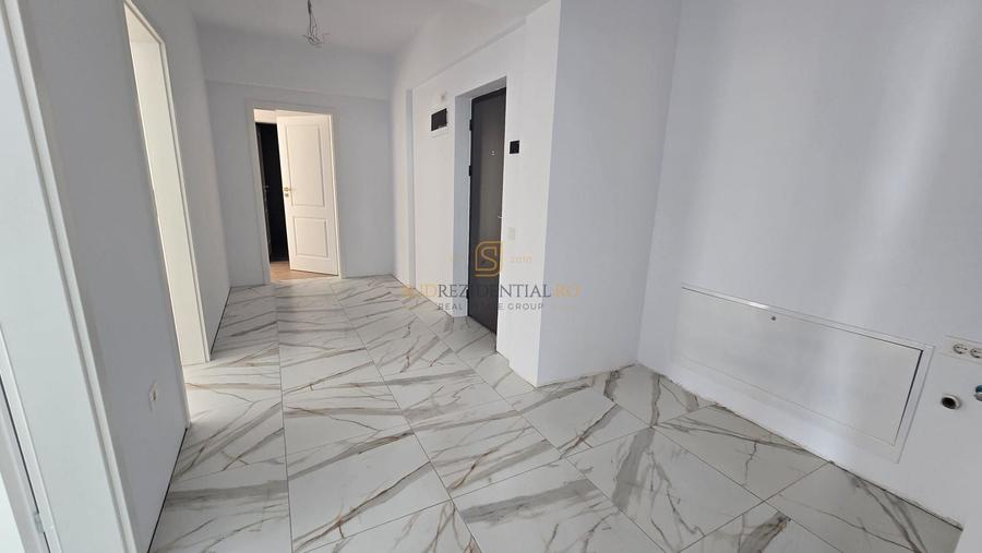 Apartament cu 3 camere decomandat în Metalurgiei