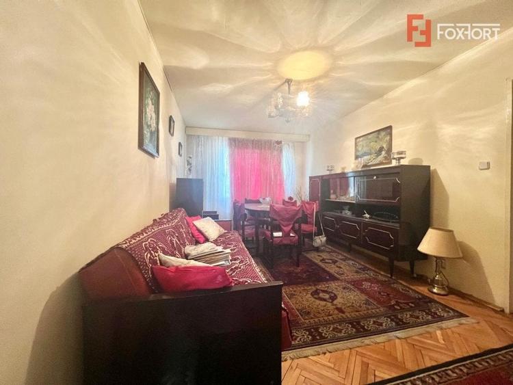Apartament cu 4 camere semidecomandat, mobilat în Olimpia-Stadion