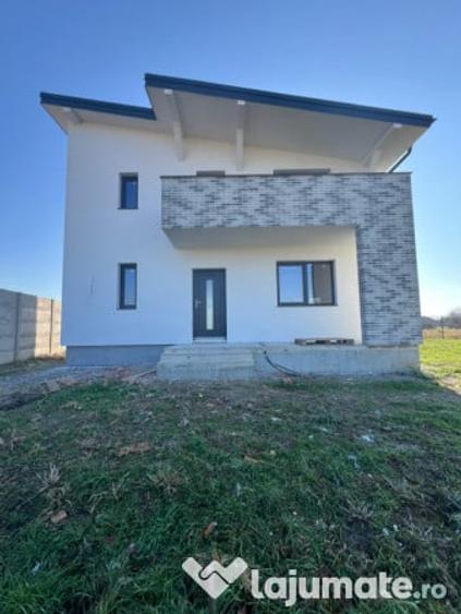 Casă cu 3 camere cu Teren 664 Mp în Vetiș