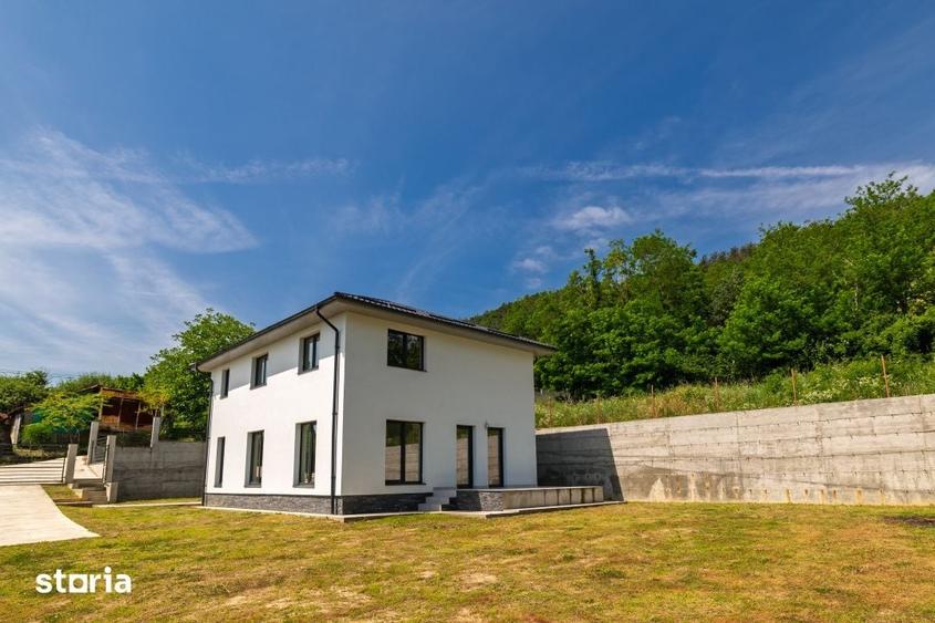 Casă cu 5 camere cu Teren 663 Mp în Mărăcineni