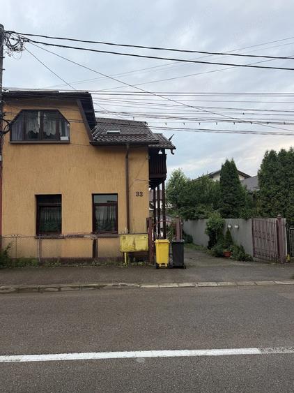 Casă cu 5 camere cu Teren 330 Mp în Central
