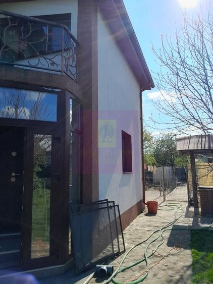 Casă cu 5 camere cu Teren 958 Mp în Central