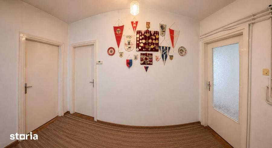 Apartament cu 3 camere semidecomandat în Micro 15