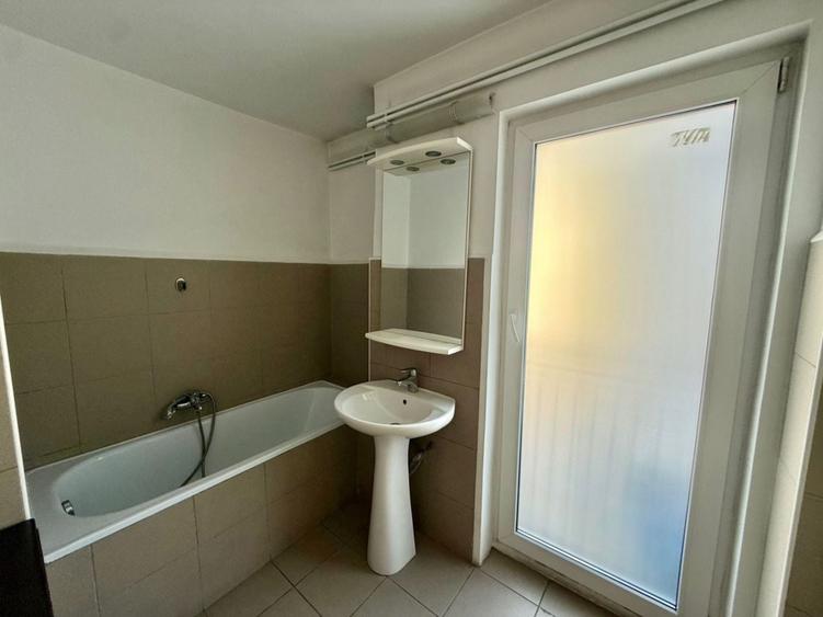 Apartament cu 4 camere în P-ța Romană