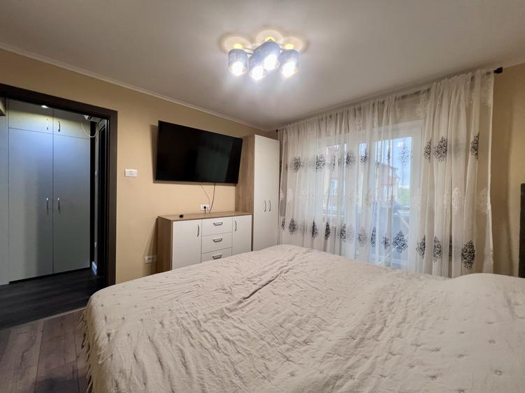Apartament cu 3 camere decomandat, mobilat în Dâmbovița
