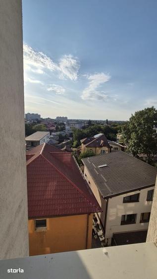 Apartament cu 3 camere semidecomandat în Giurgiului