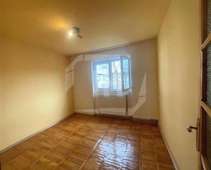 Apartament cu 3 camere decomandat în Burdujeni