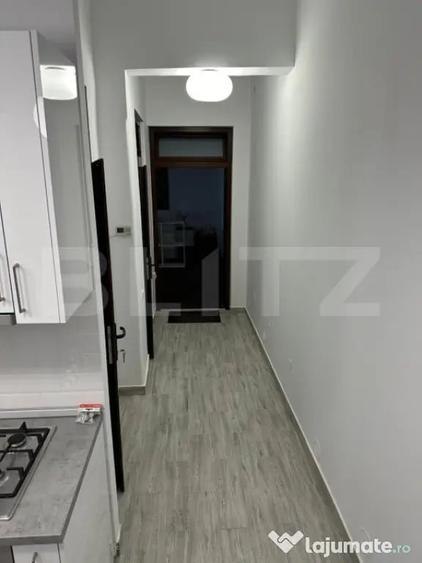 Garsonieră decomandată în Central