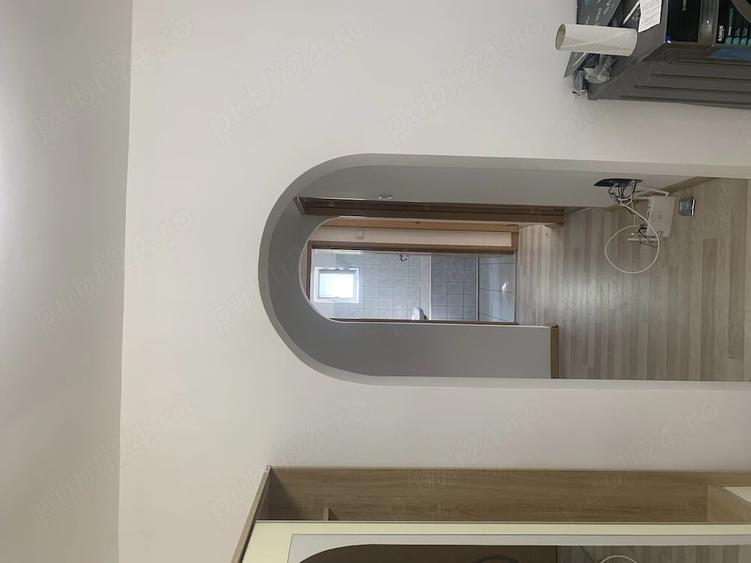 Apartament cu 3 camere decomandat în Albești