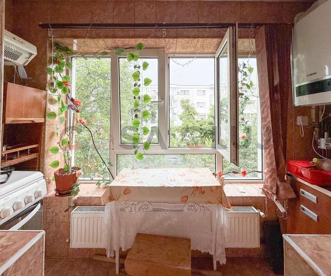 Apartament cu 2 camere decomandat, mobilat în Între Lacuri