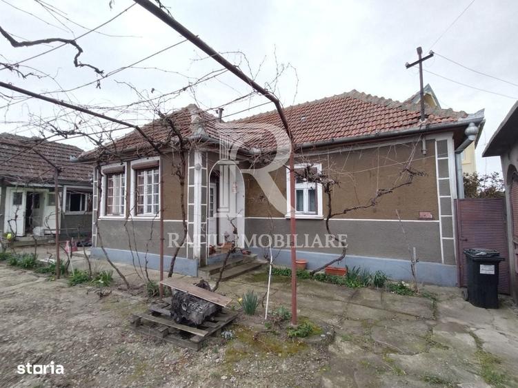 Casă cu 3 camere în Rontău
