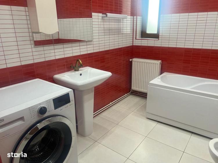 Apartament cu 3 camere decomandat în Micro 3