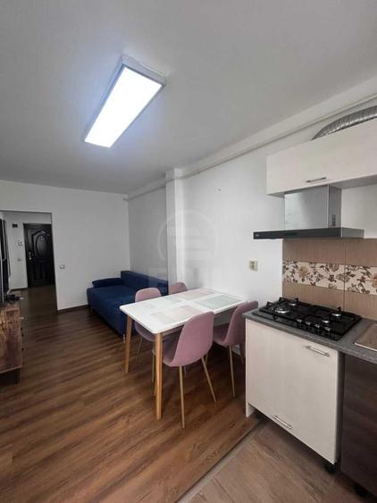 Apartament cu 2 camere semidecomandat în Florești