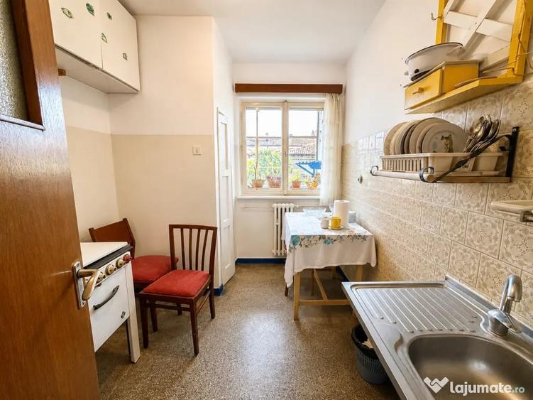 Apartament cu 3 camere semidecomandat în Tomis Mall