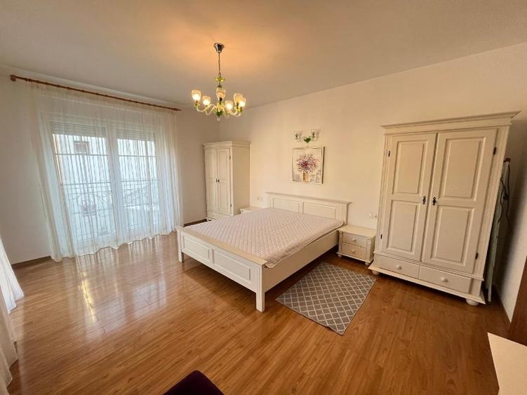Apartament cu 3 camere decomandat în Calea Dumbrăvii