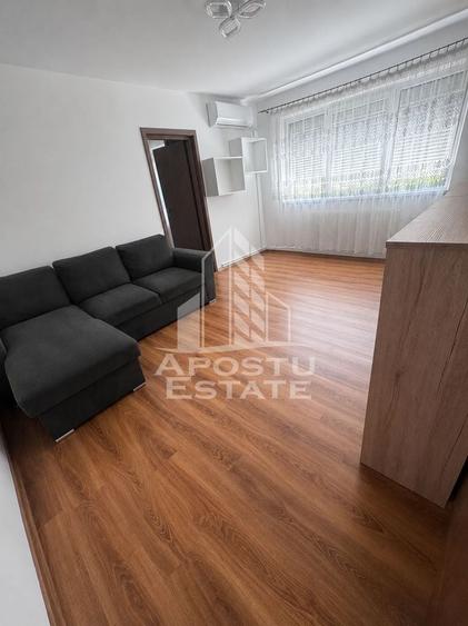 Apartament de vanzare cu 3 camere, 46 mp, zona Sagului - 1