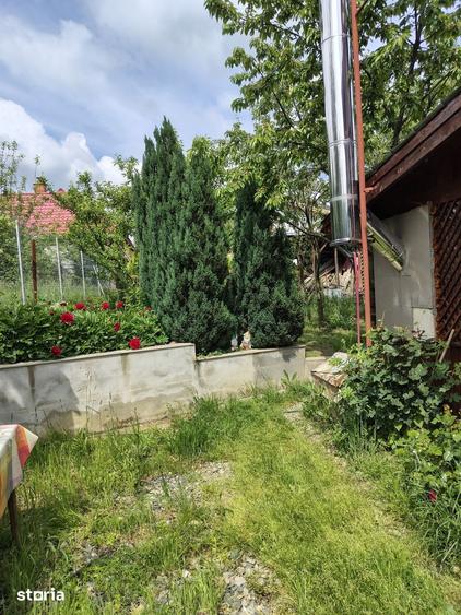 Casă cu 5 camere cu Teren 425 Mp în Sadu