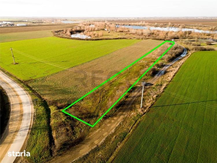 Teren de 2500 mp, în Sântandrei