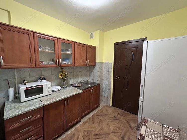 Apartament cu 2 camere decomandat în Podgoria