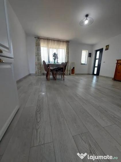 Casă cu 3 camere în Hemeiuș