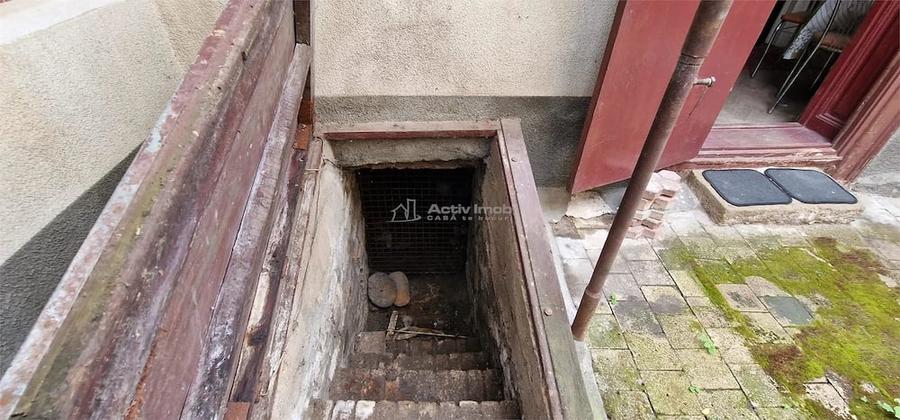 Casă cu 5 camere cu Teren 108 Mp în Muncitoresc