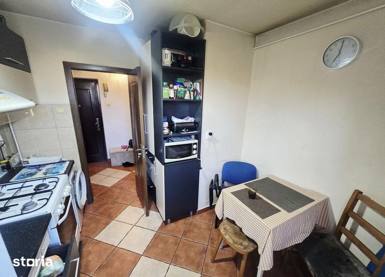 Apartament cu 2 camere semidecomandat în Podu Roș