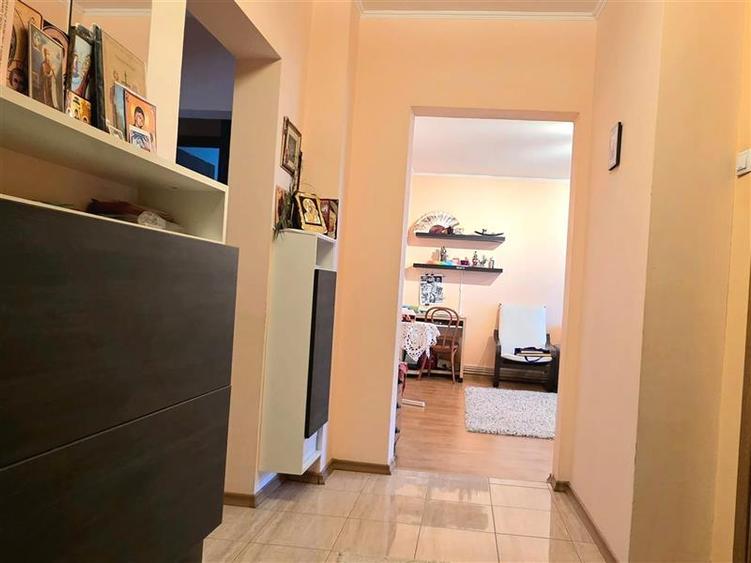 Apartament cu 3 camere decomandat, mobilat în Cantacuzino