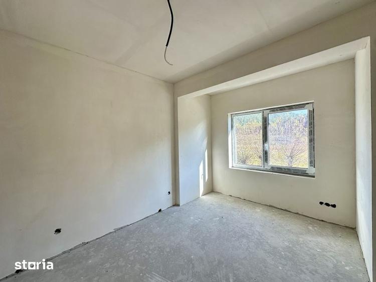 Casă cu 4 camere cu Teren 400 Mp în Florești