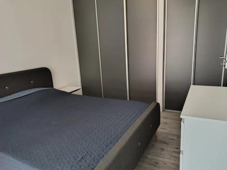 Apartament cu 3 camere decomandat în Florești