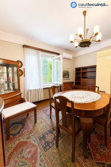 Apartament cu 3 camere în P-ța Romană
