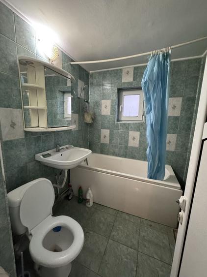 Apartament cu 3 camere decomandat, mobilat în Păcurari