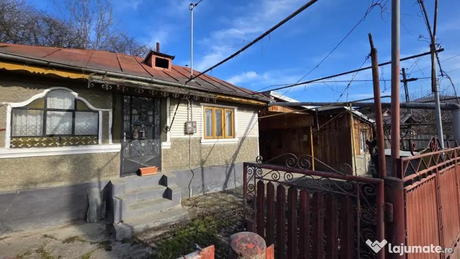 Casă cu 4 camere cu Teren 600 Mp în Central