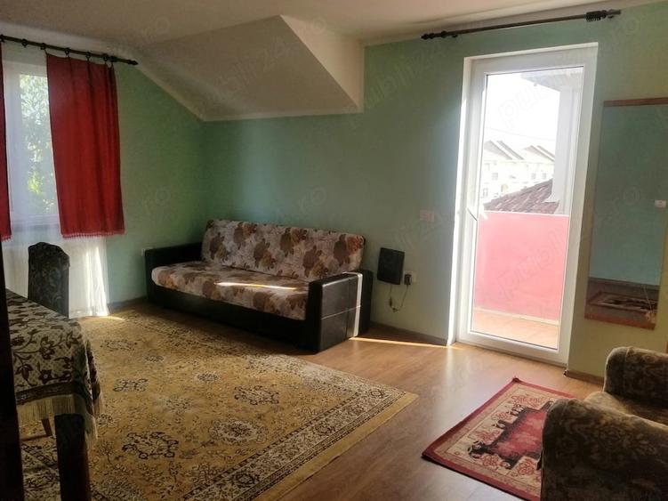 Apartament cu 3 camere decomandat în Lipovei