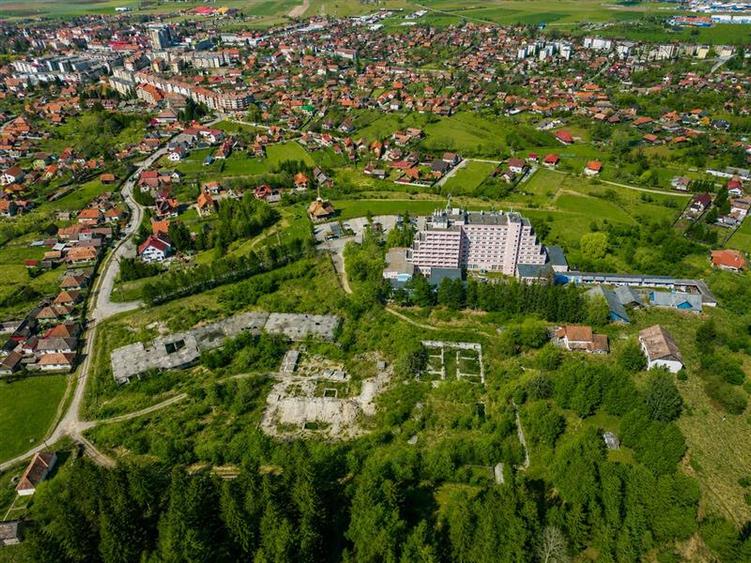 Hotel/Pensiune, de 10,000 mp, în Central