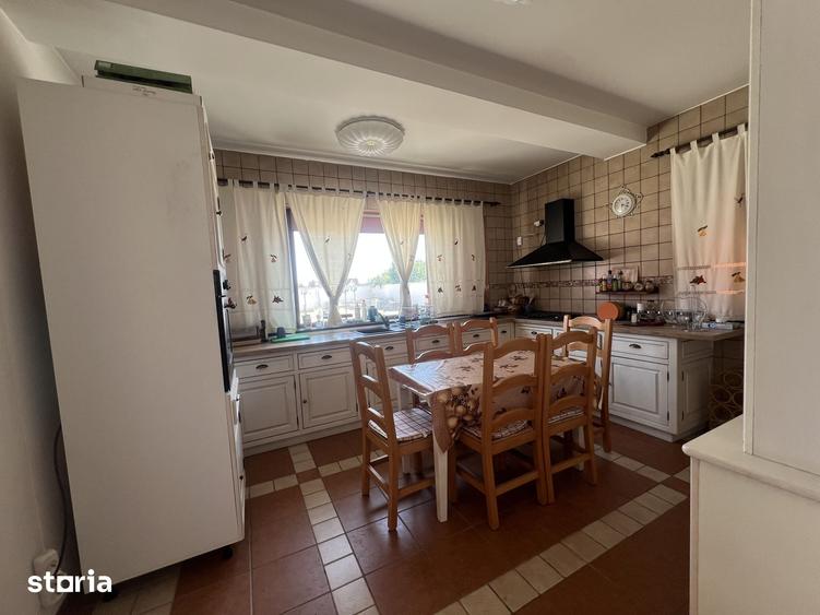 Casă cu 7 camere cu Teren 1900 Mp în Cornetu