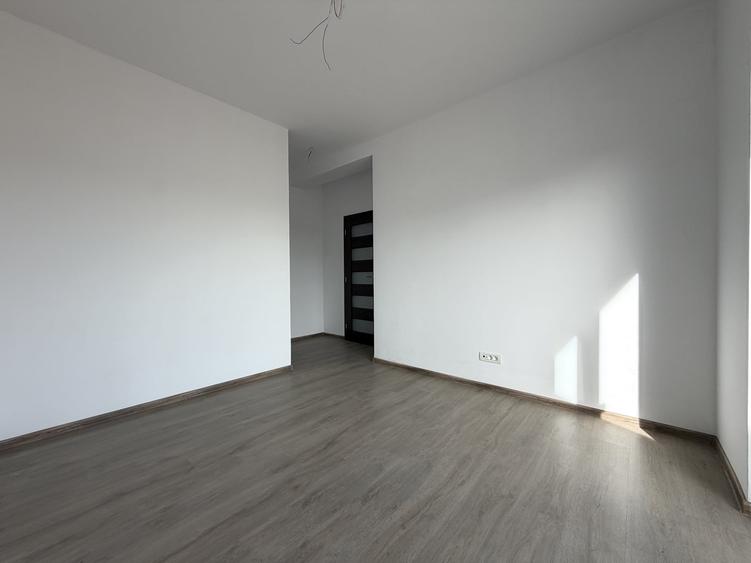 Apartament cu 3 camere decomandat în Torontalului