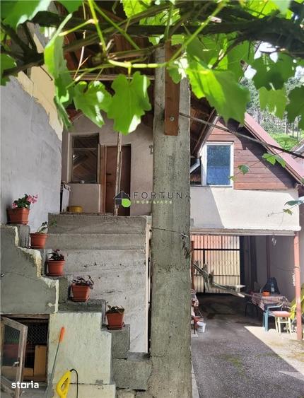 Casă cu 3 camere cu Teren 478 Mp în Central
