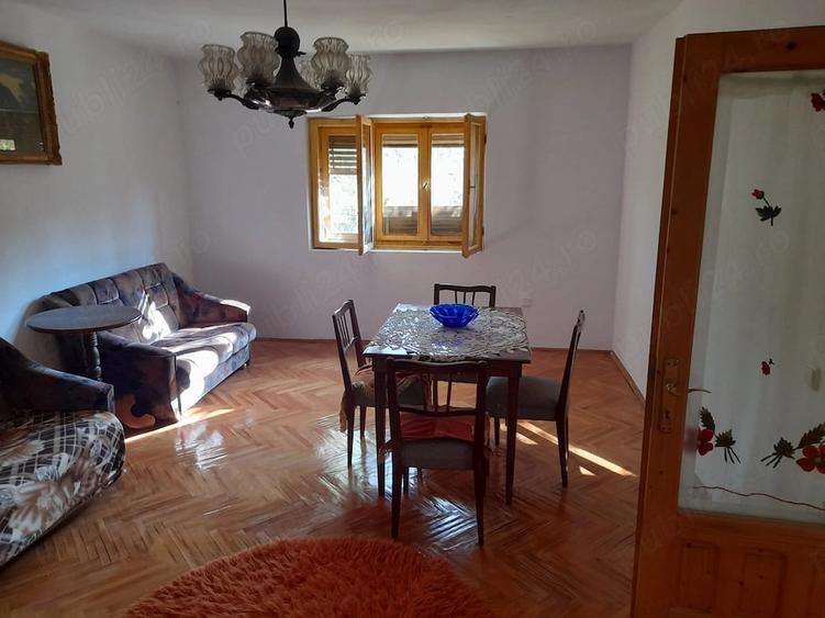 Casă cu 6 camere cu Teren 2600 Mp în Vedea