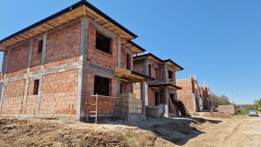 Casa P+E 4 camere 2 bai finalizare August 2026 toate utilitatile-Horpaz 170.000 E Tva inclus - 1