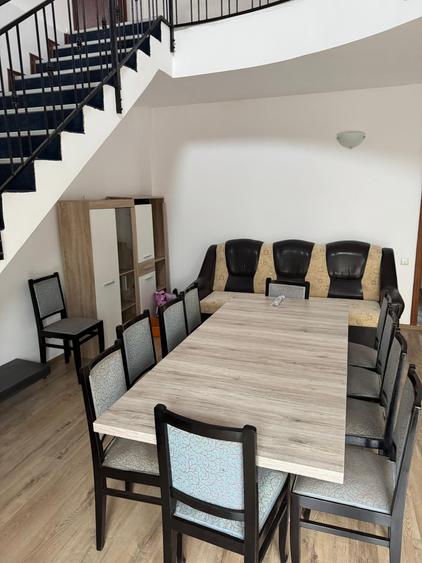 Apartament cu 12 camere decomandat, mobilat în Pipera