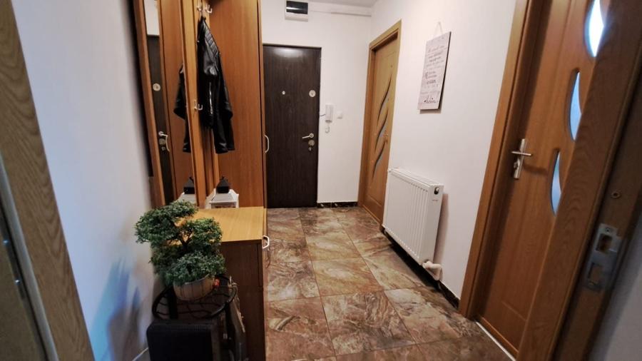 Apartament cu 2 camere nedecomandat în Narcisa