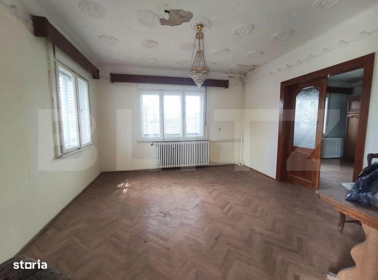Casă cu 4 camere în Central