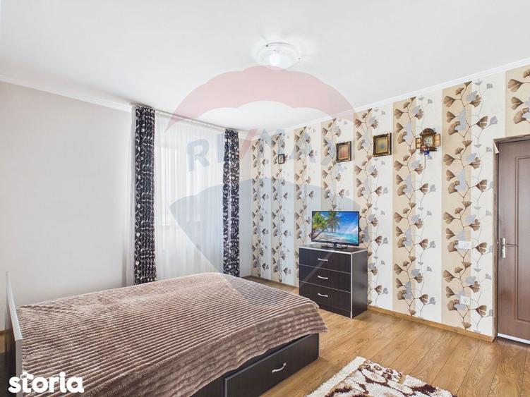 Apartament cu 3 camere, mobilat în Ulmi