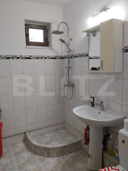 Apartament cu 2 camere semidecomandat, mobilat în Micro 9