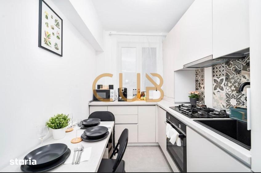 Apartament cu 3 camere, mobilat în P-ța Victoriei