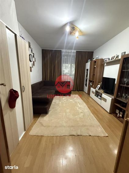 Apartament cu 2 camere decomandat în CET