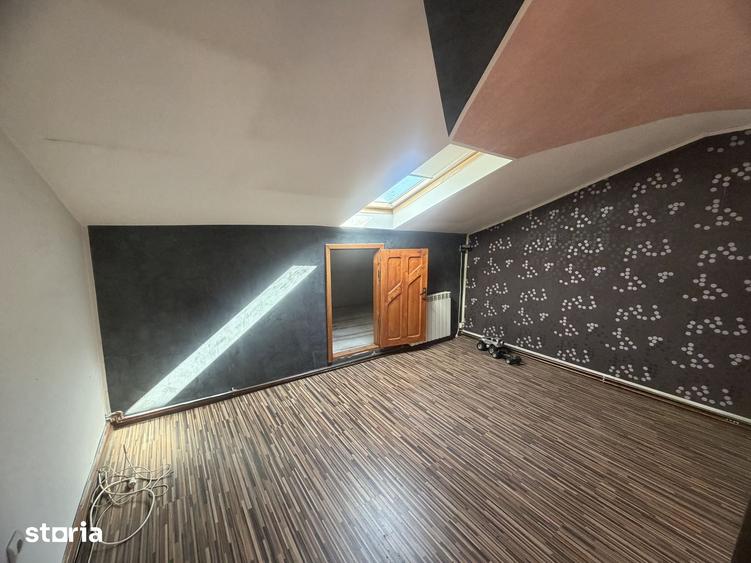 Casă cu 6 camere cu Teren 180 Mp în Central