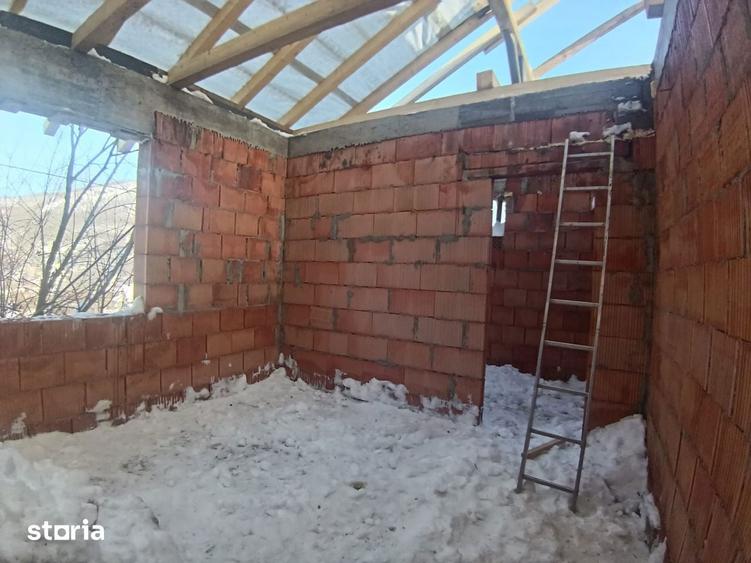 Casă cu 3 camere cu Teren 500 Mp în Central