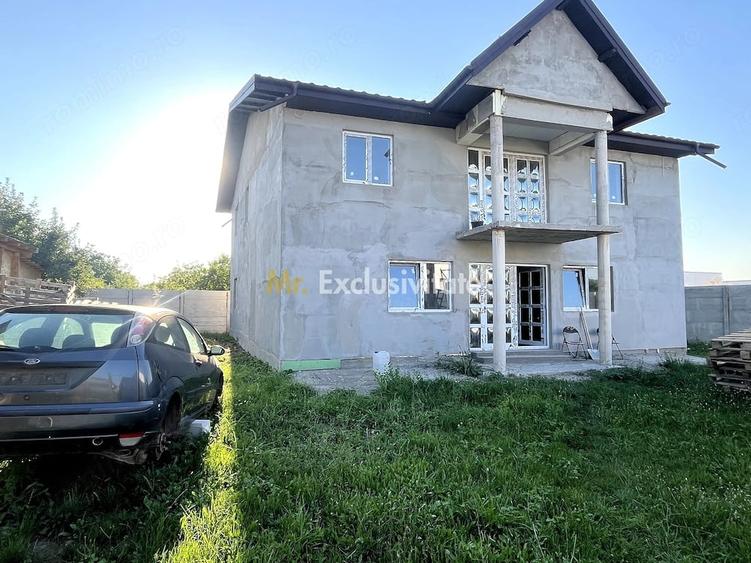 Casă cu 7 camere cu Teren 450 Mp în Glina